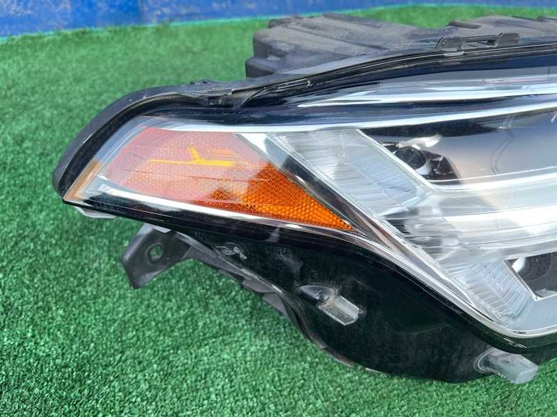 Фара Volvo XC90 2016 передня права