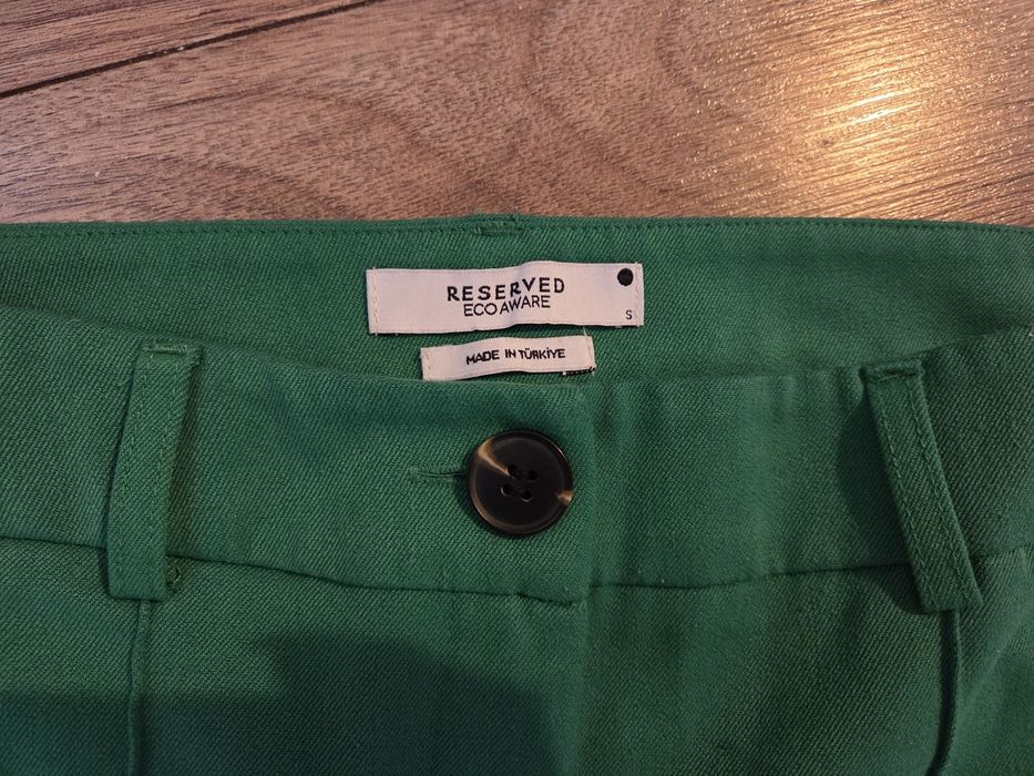 Spodnie zielone Reserved