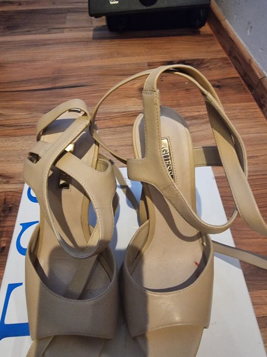 Buty Guess rozmiar 36