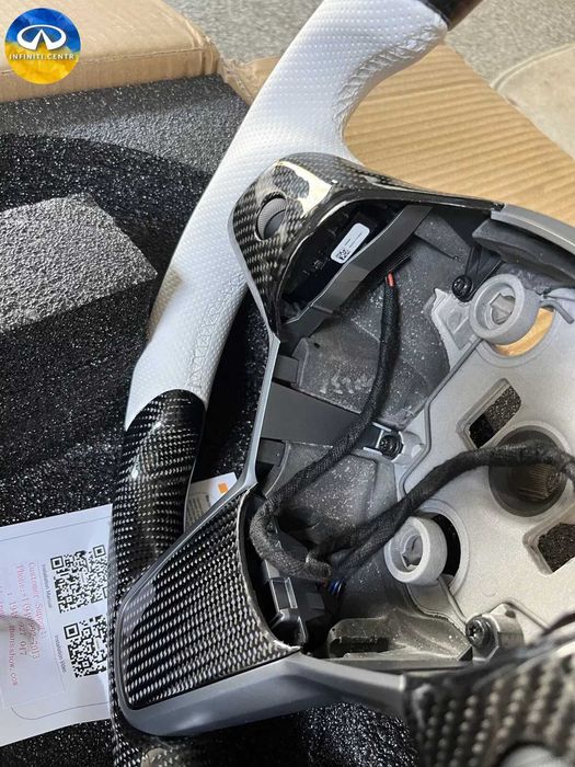 Рулевое колесо Tesla Model Y/3 из углеродного волокна