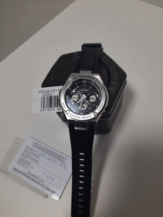 Продам часы Casio G-shock GST-W110-1AER