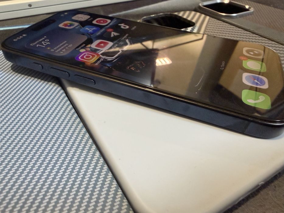 Продам IPhone 15 pro