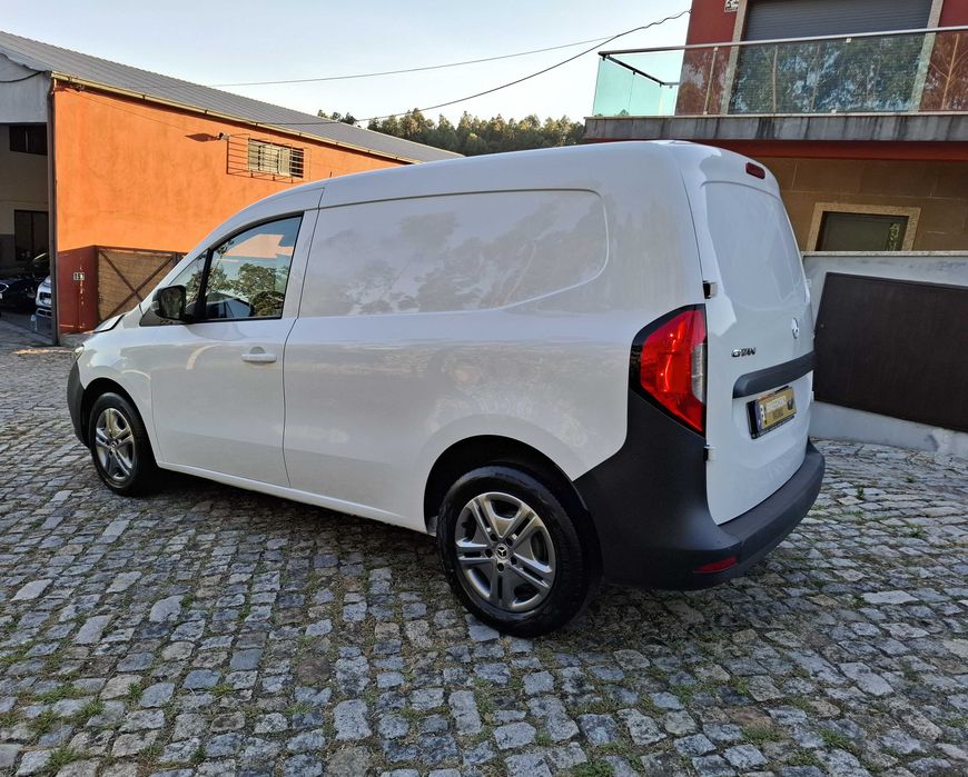 Mercedes-Benz Citan 110 CDi/27 3 LUGARES APENAS 40 MIL KMS NACIONAL DE 2023/12 ( COM IVA DEDUTIVEL INCLUIDO)