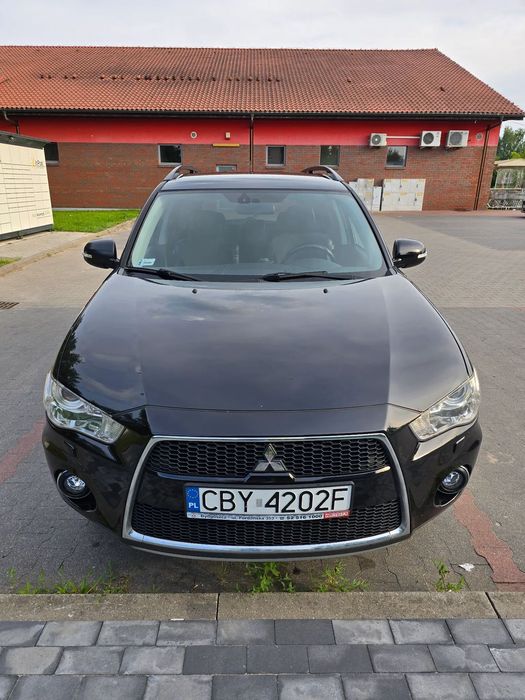 Mitsubishi Outlander Mitsubishi Outlander, pierwszy właściciel, zadbany, mały przebieg