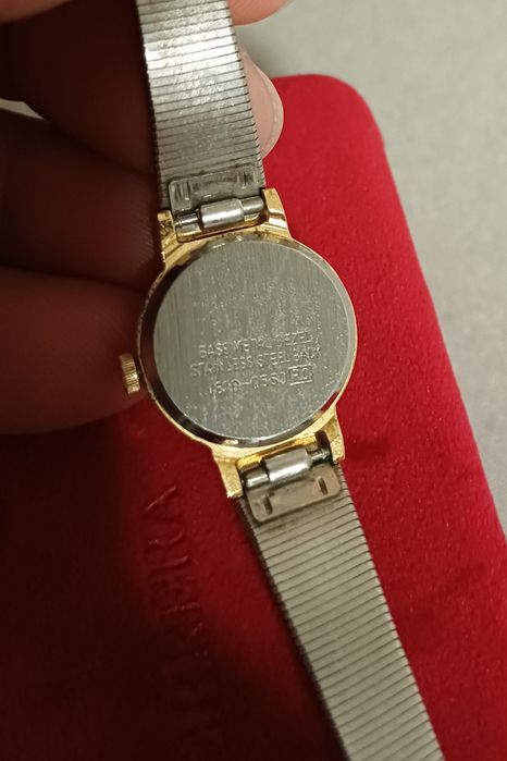 Relógio dourado Lorus