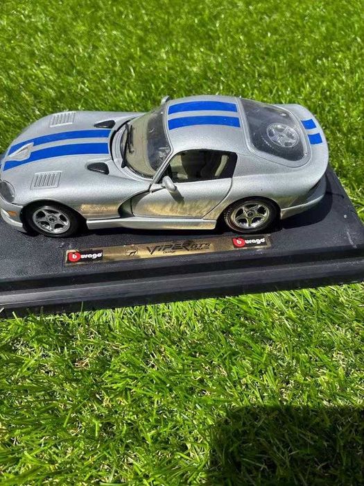 Miniatura Dodge Viper GTS Coupe Bburago 1:24
