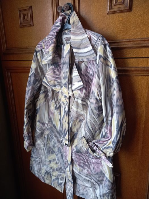 Efektowny trench damski 42/44 okazja
