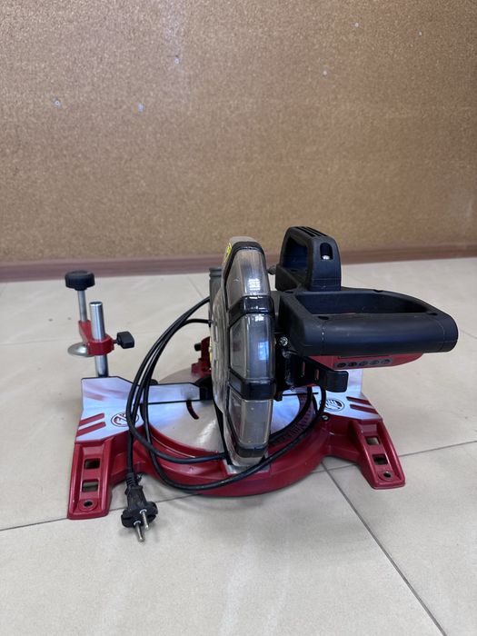 Пила торцовочная Einhell Home TC-MS 2112