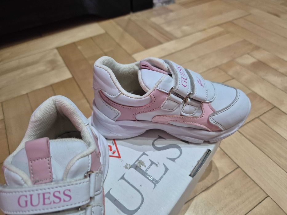 Sneakersy Guess dla dziewczynki roz 25