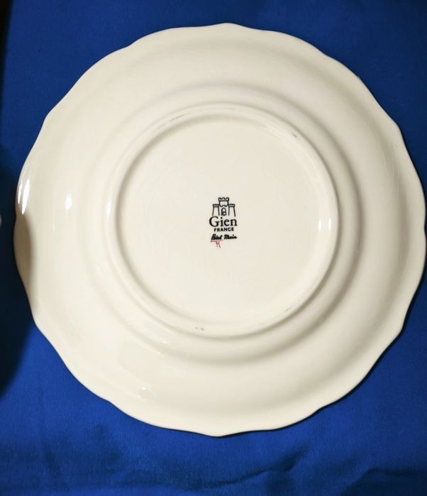 Serviço de jantar Gien(France) modelo super exclusivo " A LA CORNE D'ABONDANCE" para 6 pessoas (24 Peças)
