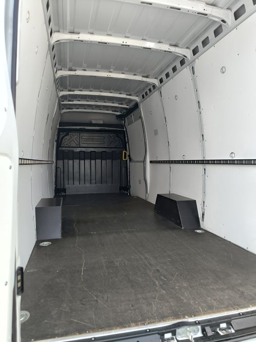 Iveco Daily 35s18 furgão motor 3.000 180cv