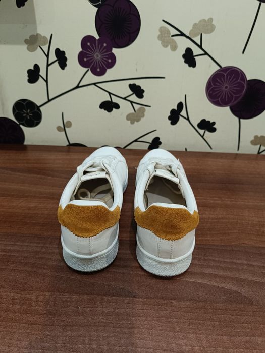 Продам кроссовки фирмы pull & bear p.39.