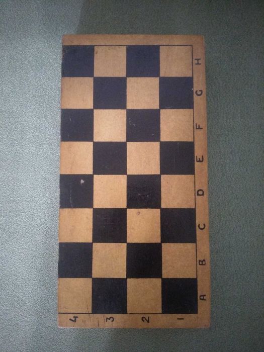 Настольная игра. Шахматы. Деревянные шахматы