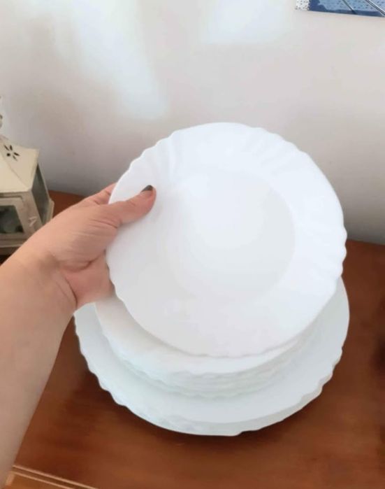 Serviço branco de mesa + serviço de chá, em ceramica vidrada
Ver descr64862087401858126