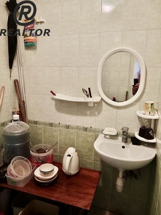 Продається комерційне приміщення ( магазин). Чортків