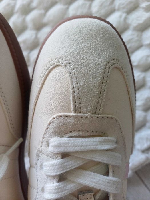 Buty sportowe damskie