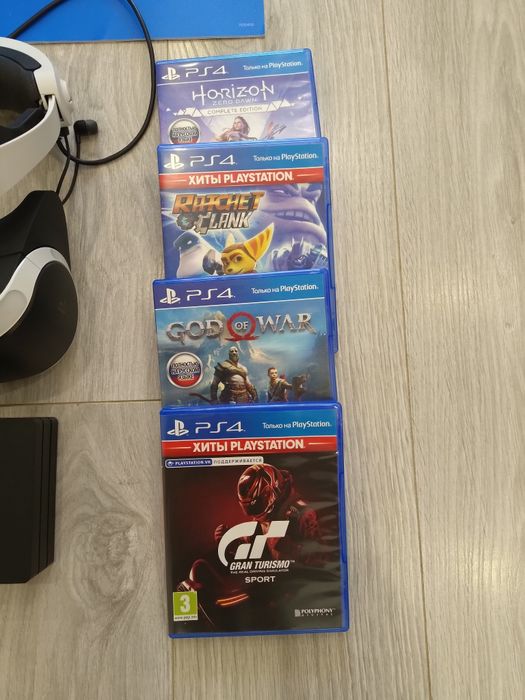 Ігрова приставка Sony PlayStation 4 pro + VR комплект