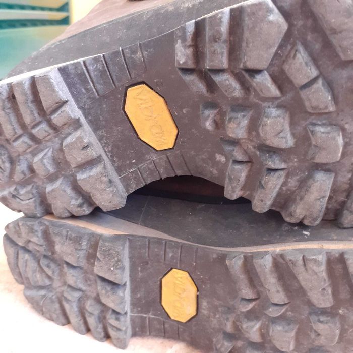 Botas Montanhismo GARMONT Gore Tex - número 40 - USADAS