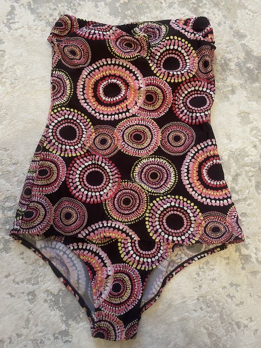 Купальники жіночі, дивіться фото