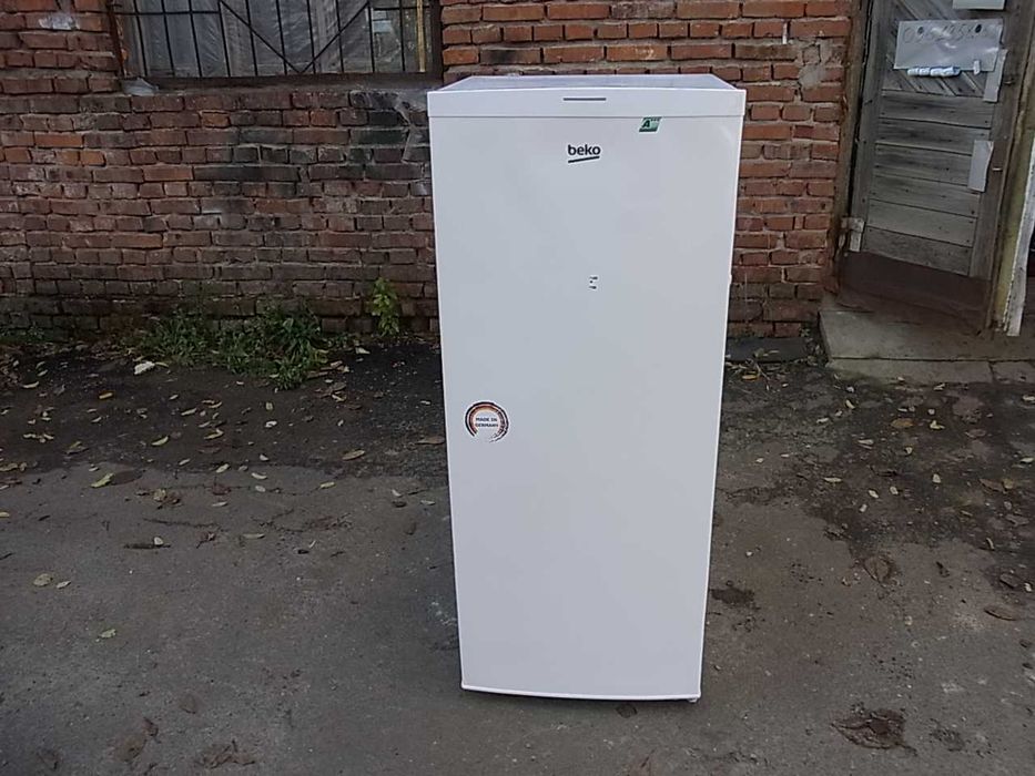 Морозильна камера BEKO 210 літрів 6 ящиків 54x136 см  з Німеччини