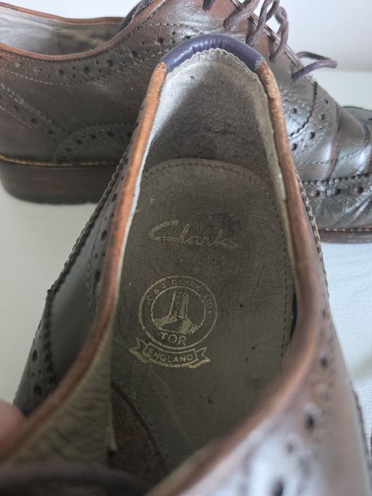 piękne brogsy skórzane Clarks- kilka razy ubrane 42 / 26cm