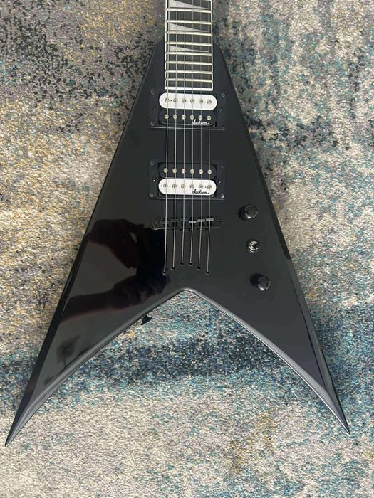Gitara elektryczna Jackson JS32T King V + akcesoria