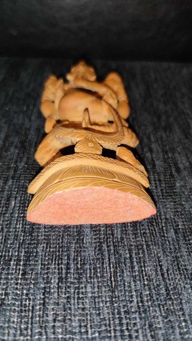 Estátua hindu Lord Ganesh em Sândalo