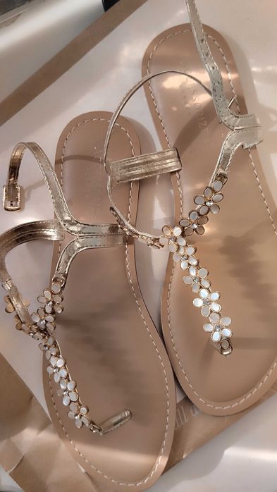 Accessorize London сандалі