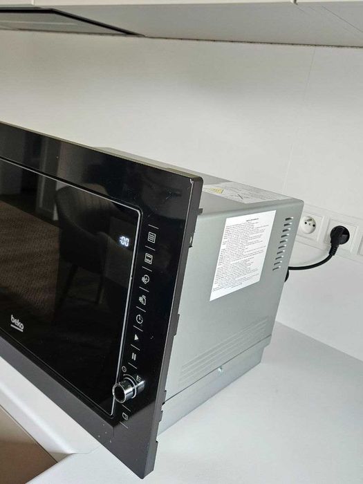 Kuchenka mikrofalowa Beko BMGB25333 czarna NOWA