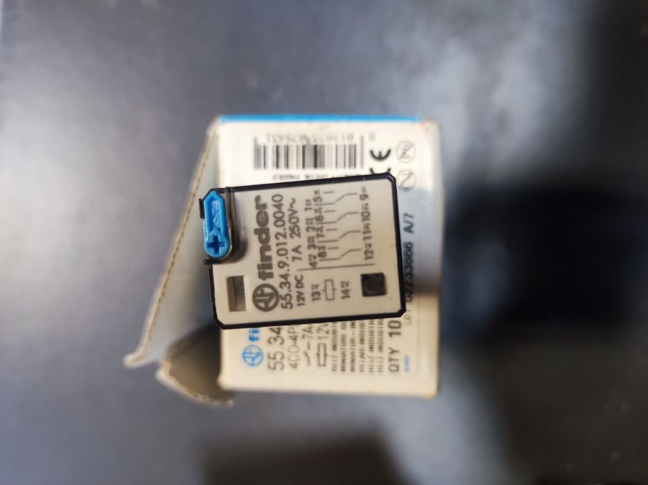 Relés Finder 230v 12V