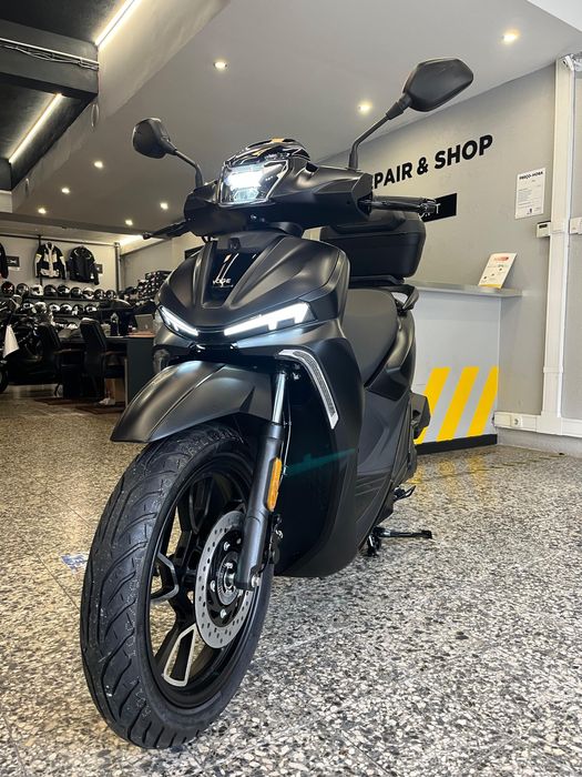 VOGE SR 125 16 de 10/2025 em estado Novo ( 4 Kms )