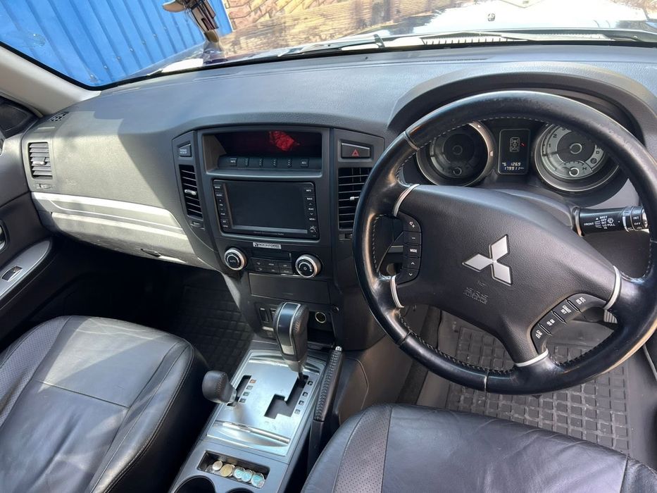 Mitsubishi Pajero Wagon 4