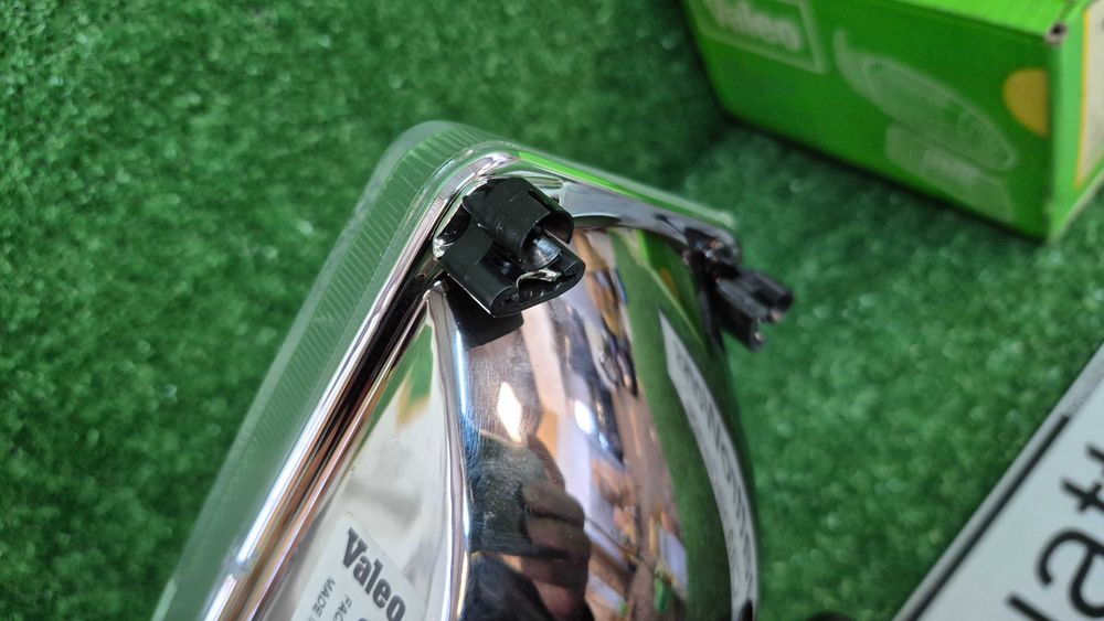Otica Farol Direito Renault 9 / Renault 11 ref 061279 VALEO NOVO