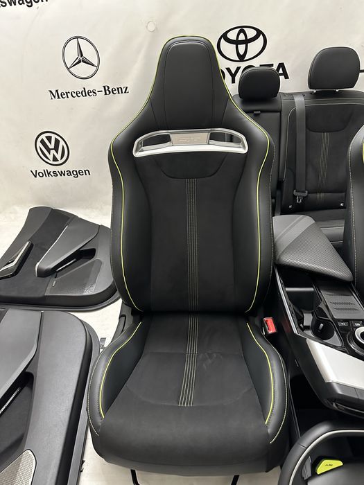 Kia EV6 GT салон карти підлокітник руль сідушка крісло