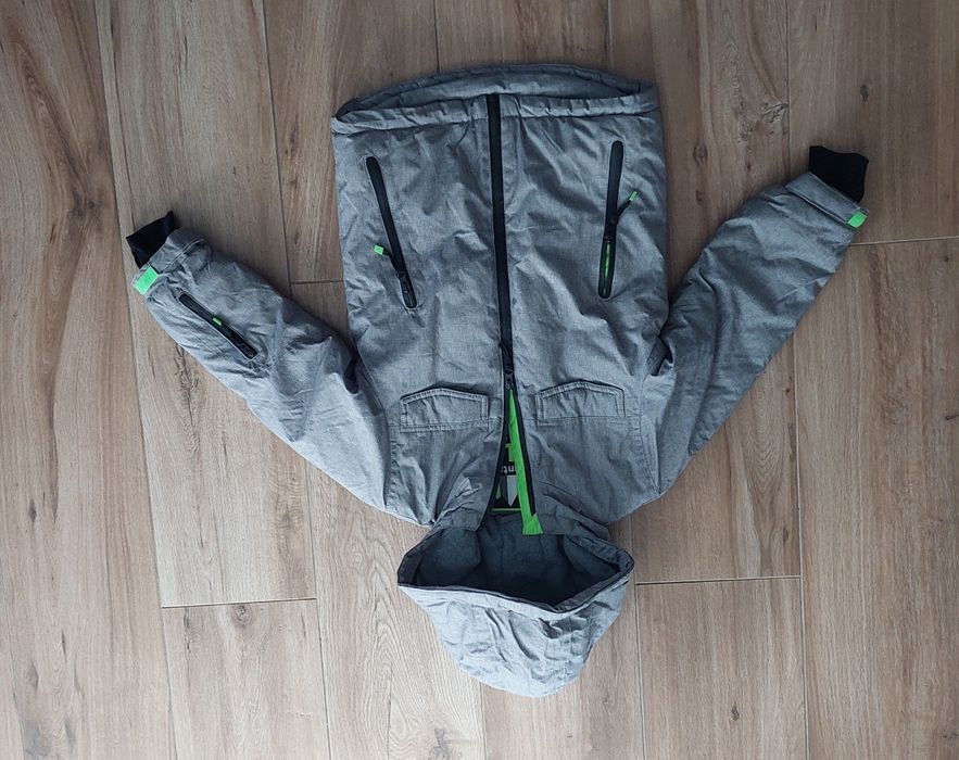 Zimowa kurtka narciarska rozmiar 116