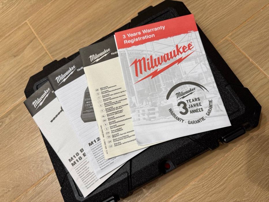 Акумуляторний шурупокрут Milwaukee M18