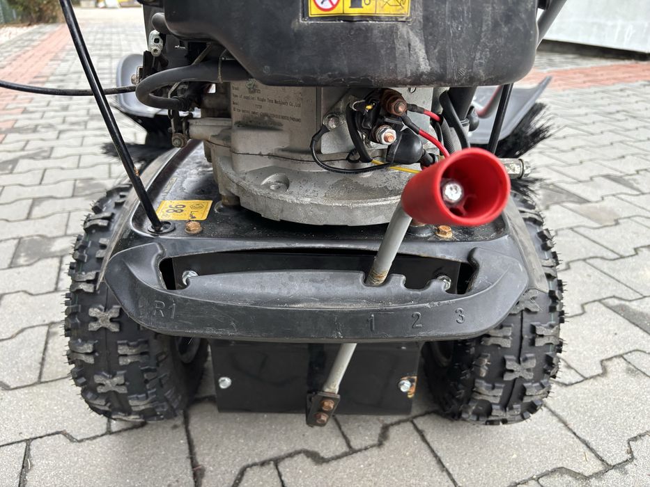 Zamiatarka, odśnieżarka Scheppach SC2200PE.