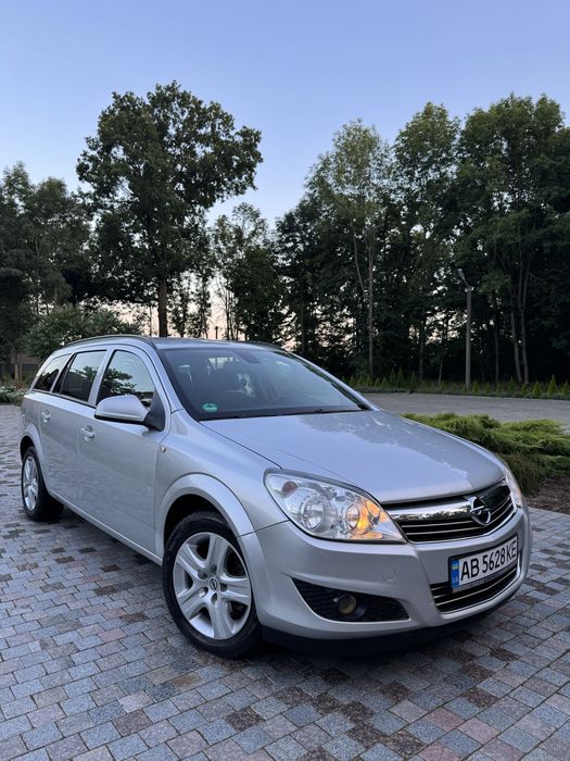 Opel astra H 2009р продам Опель Астра Н  авто в рідній фарбі