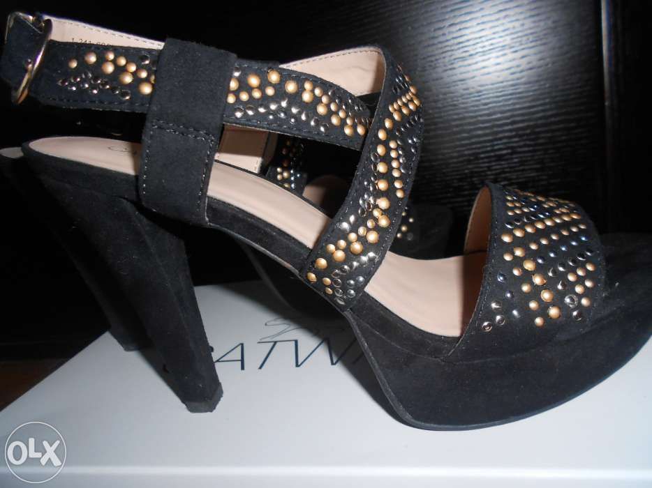 Czarne Paski z ćwiekami