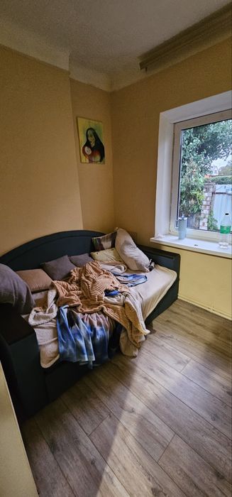 Сдам в долгосрочн аренду дом  в районе церкви на пр.Металлургов