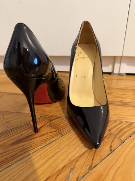 Saoatos 40 mas calca 39 Louboutin