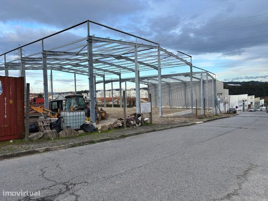 Armazém para alugar em Rio tinto, Gondomar próximo da autoestrada