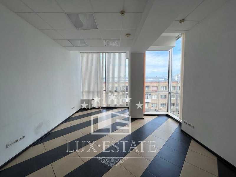 Аренда помещения 130 м2, центр м. Научная ул. Бакулина 4а, Харьков