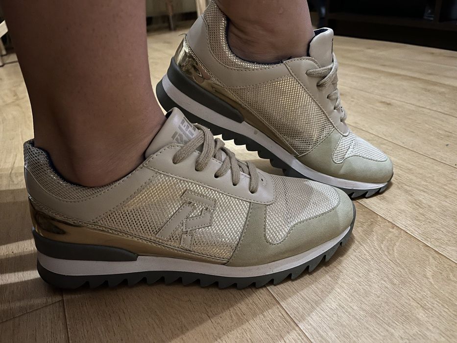 Кроссовки Золотистые