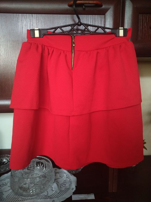 Spódniczka z falbanką czerwona r. 36