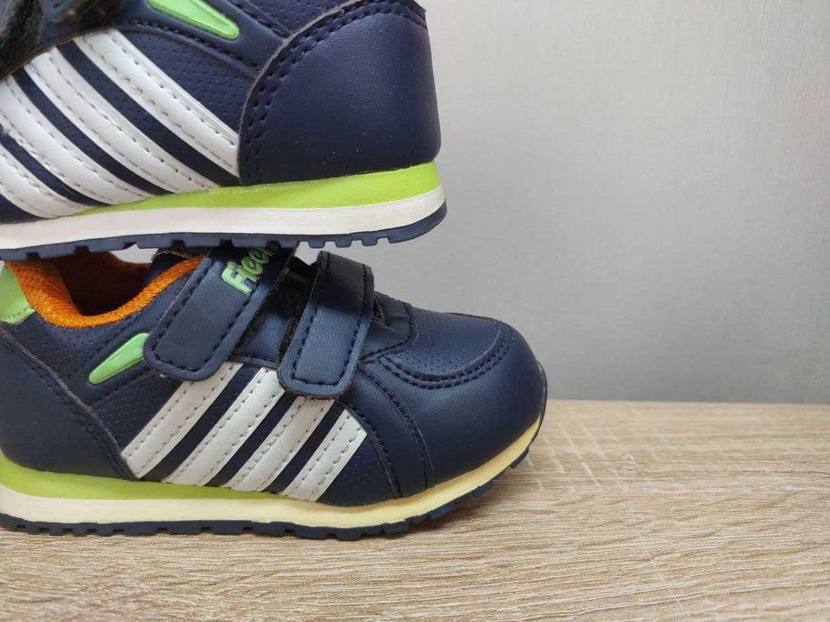 Уцінка! Кросівки для хлопчика (розміри 21 - 13.5 см; 23й - 14.5 см))