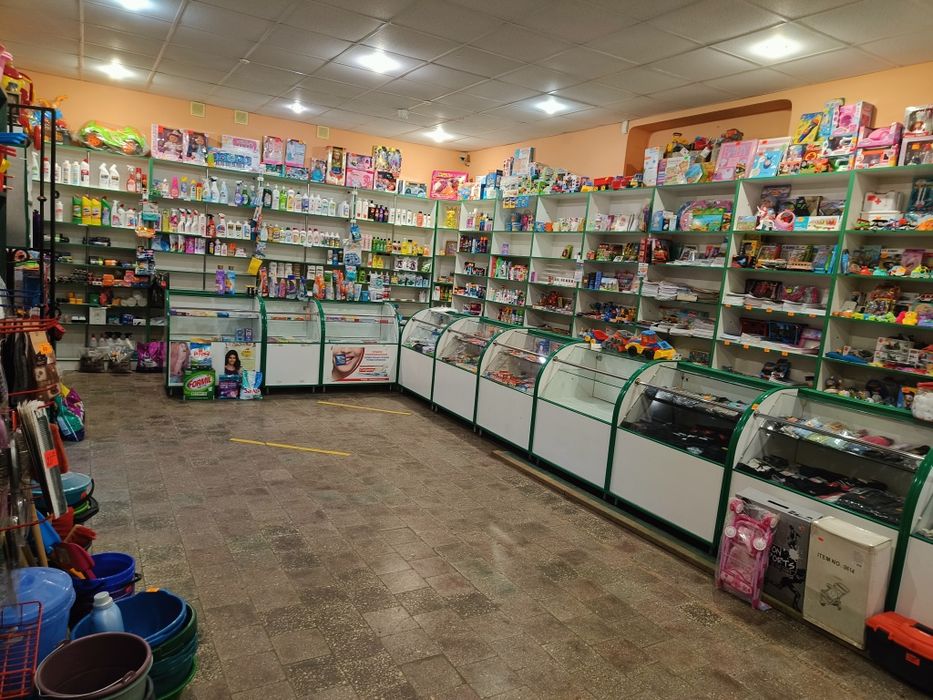 Продам,обміняю  магазин промислових товарів 80,1м/2 в смт.Благодатне