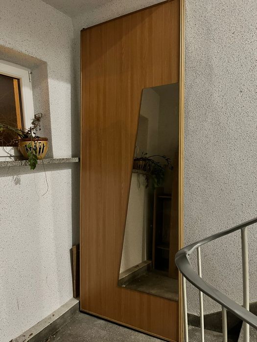 Drzwi przesuwne szafy