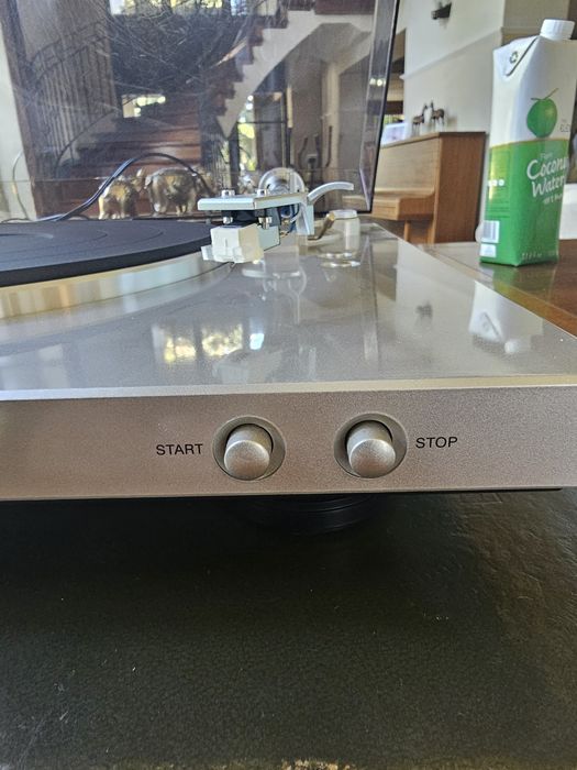 Gramofon Denon DP-300F plus gratis vinyl winyl