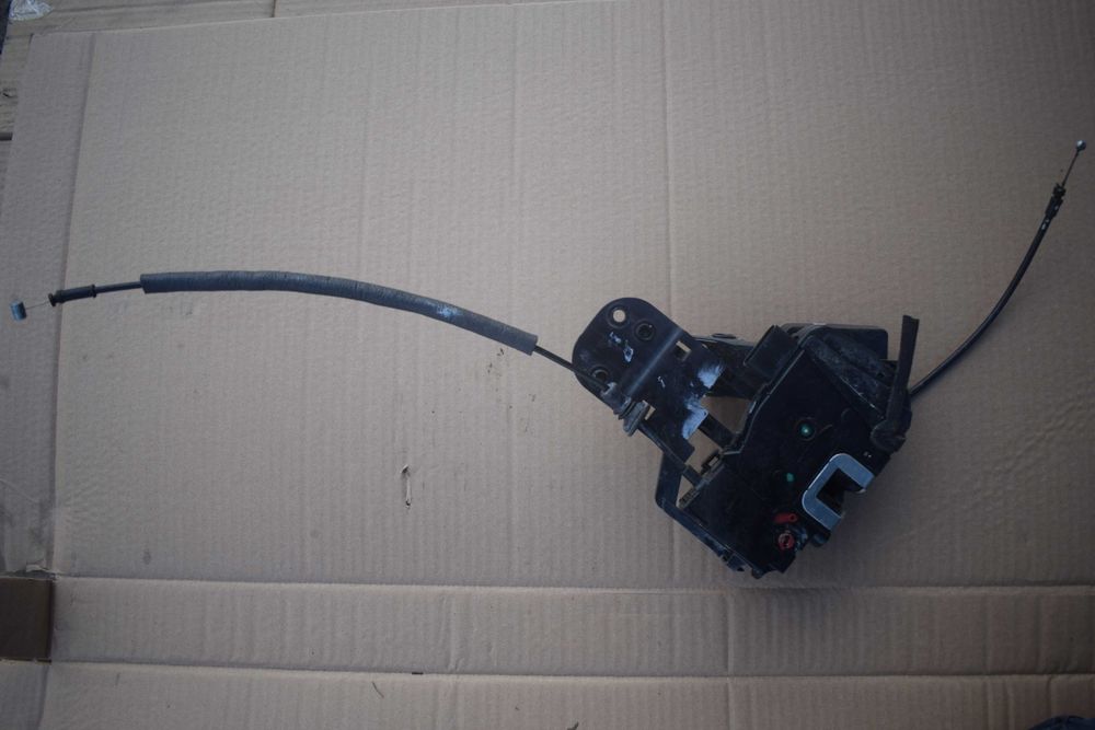 zamek drzwi prawy przód przedni HYUNDAI IX20 IX 20 2011R.81420-1K000